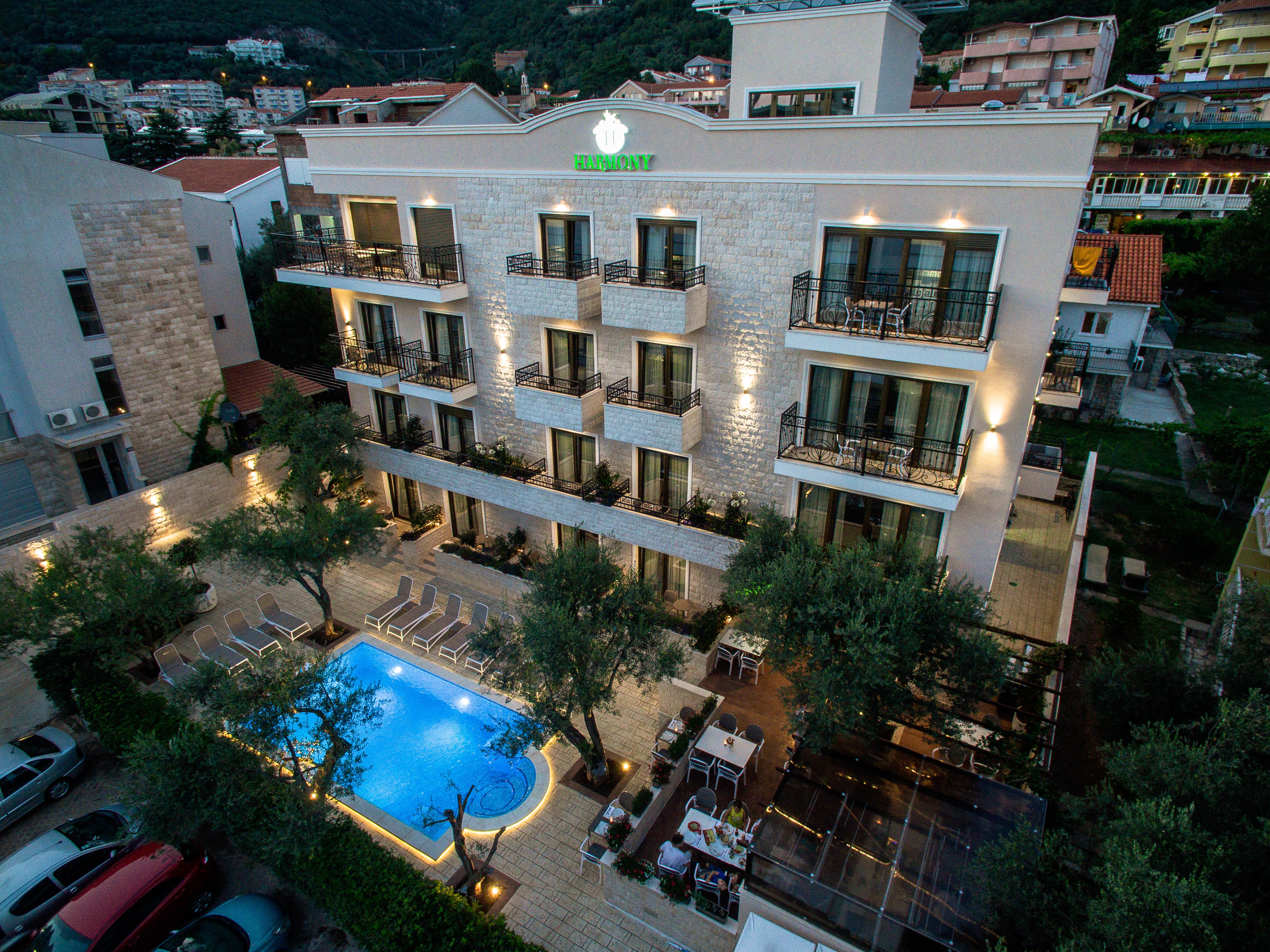 Hotel Harmony By Aycon Petrovac المظهر الخارجي الصورة